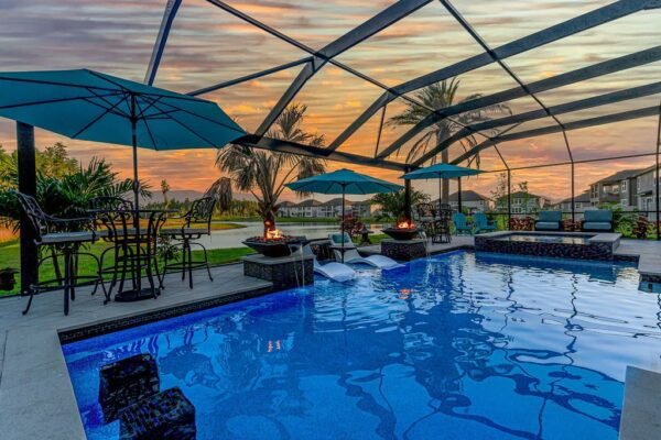swimming pool lanai
